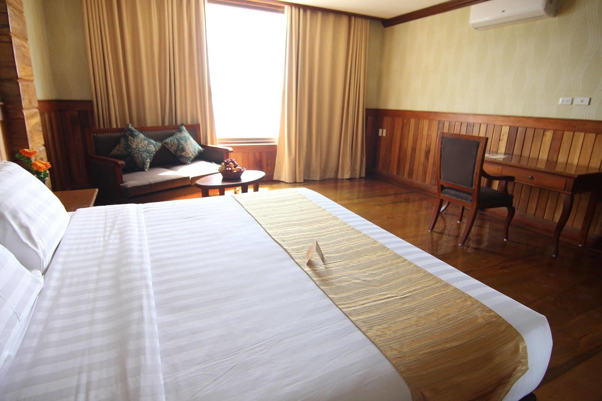 Alta D' Tagaytay Hotel Tagaytay City Eksteriør billede